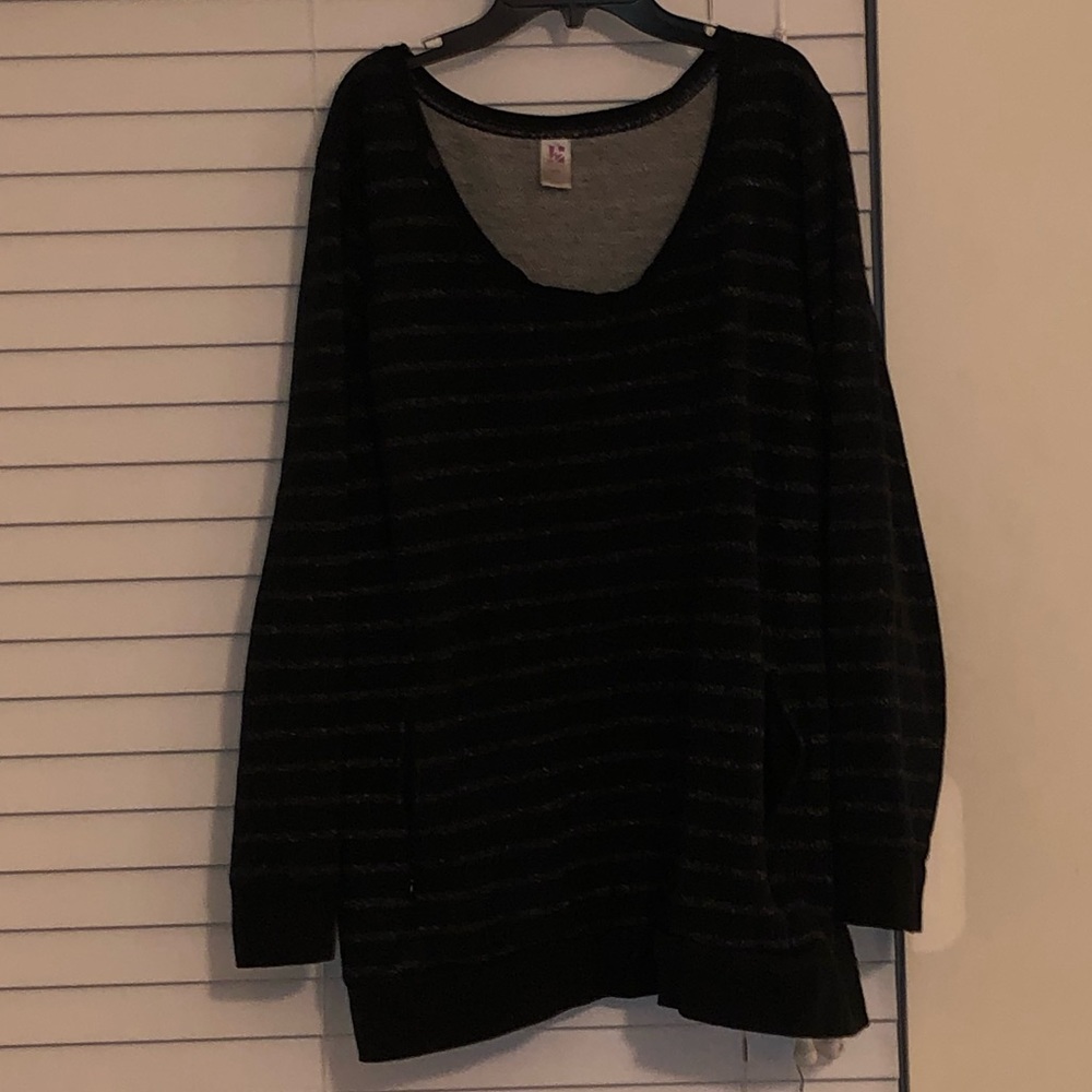 LB Active pullover athletic sweatshirt